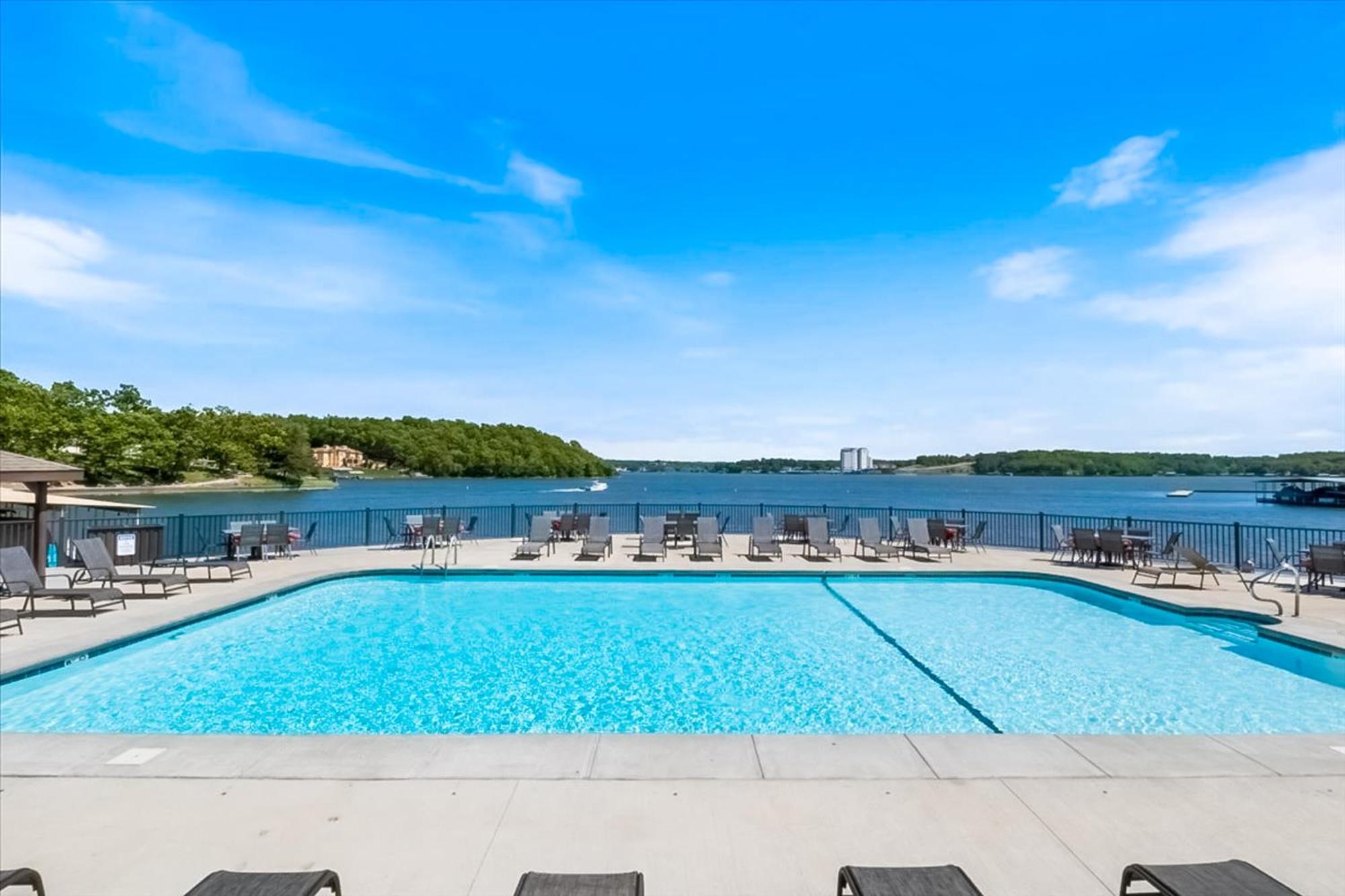 Full Moon Condo Lake Ozark Bagian luar foto